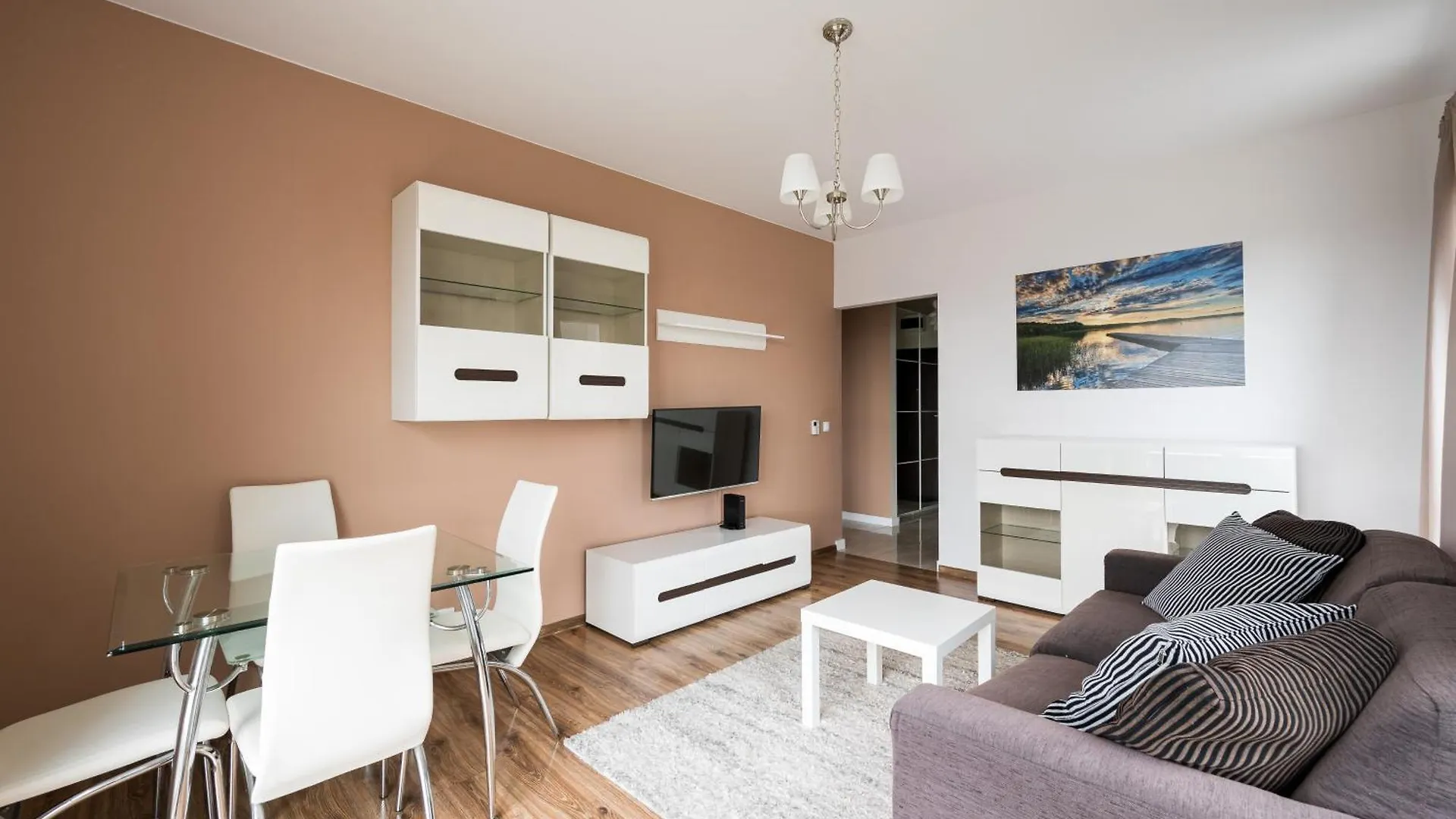 Metro Mlynow Comfy Apartment Warsaw