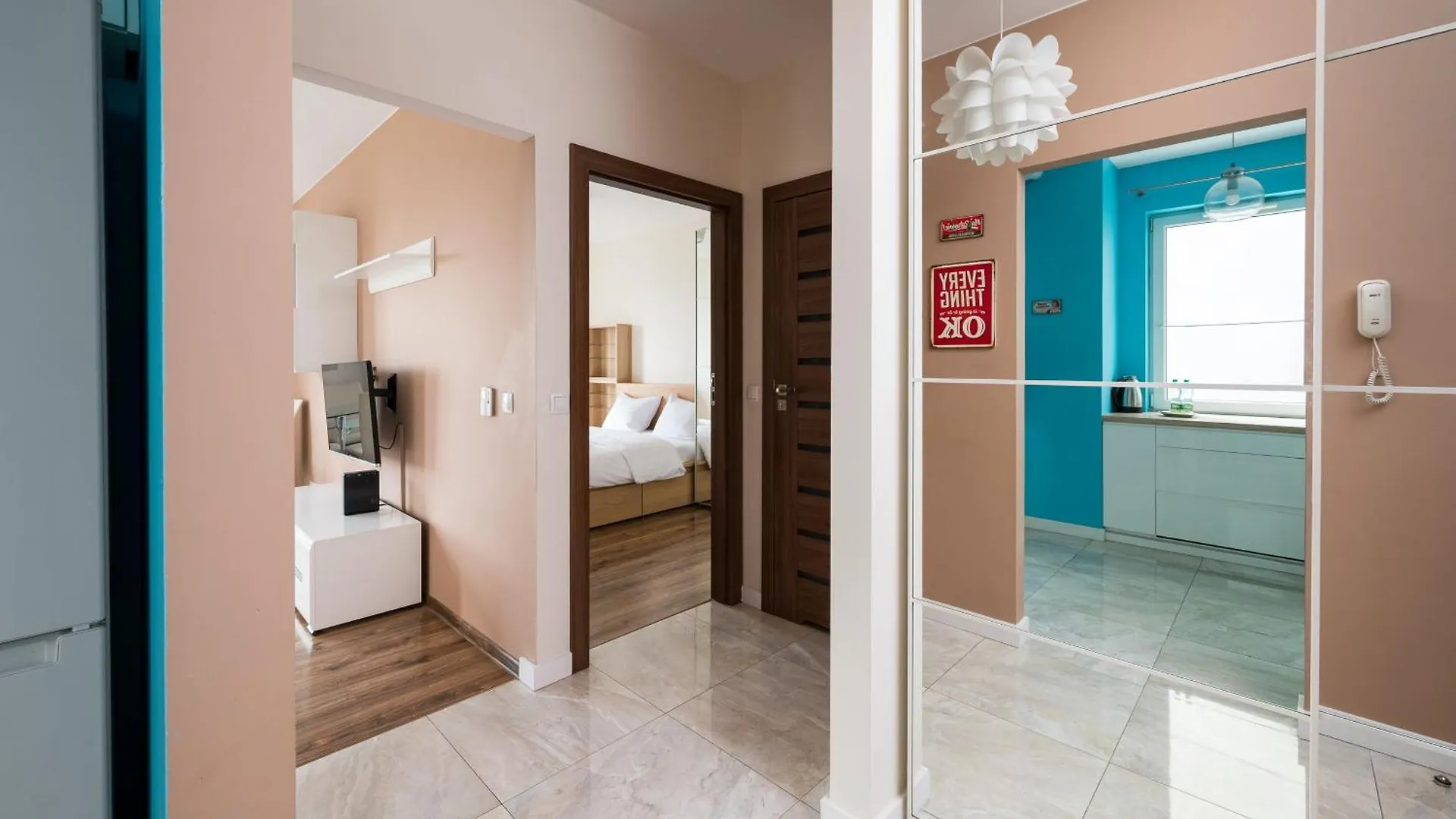 Metro Mlynow Comfy Apartment Warsaw