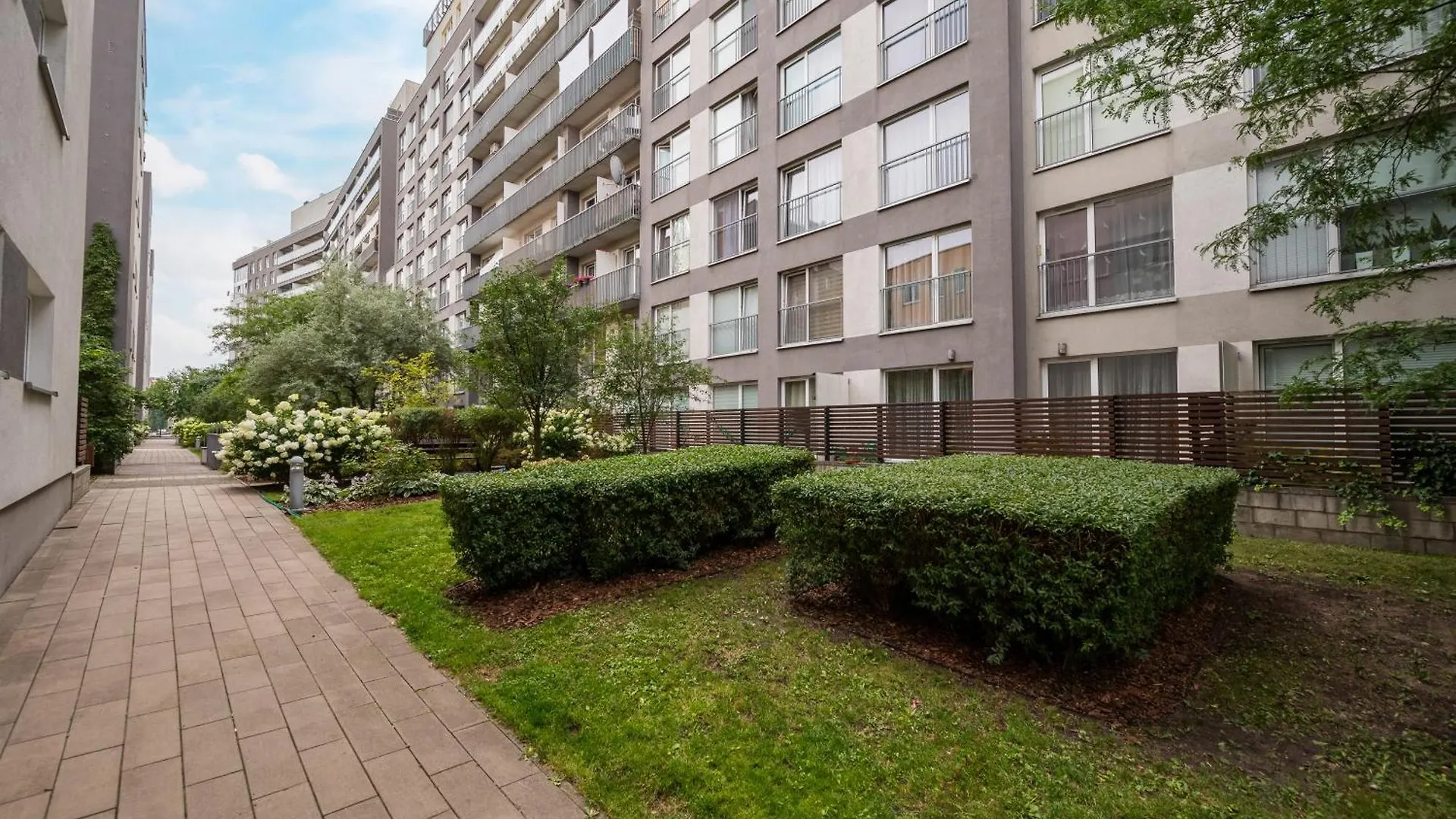 Metro Mlynow Comfy Apartment Varsavia 0*,