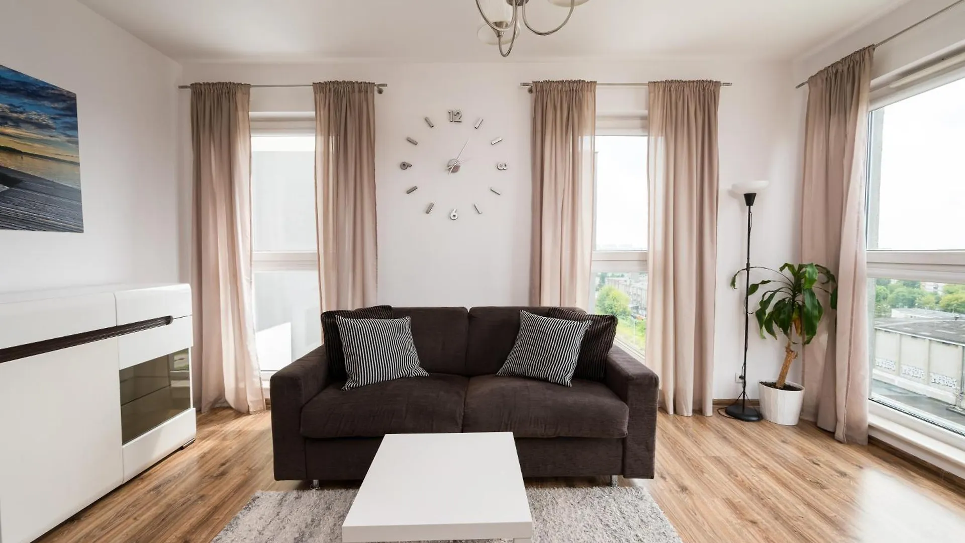 Metro Mlynow Comfy Apartment Varsavia